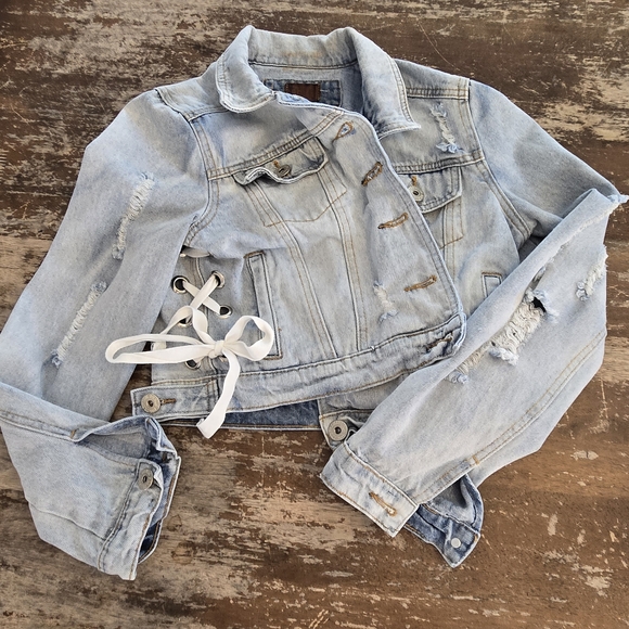 POL Light Blue Cropped Denim Jacket - Picture 8 of 16